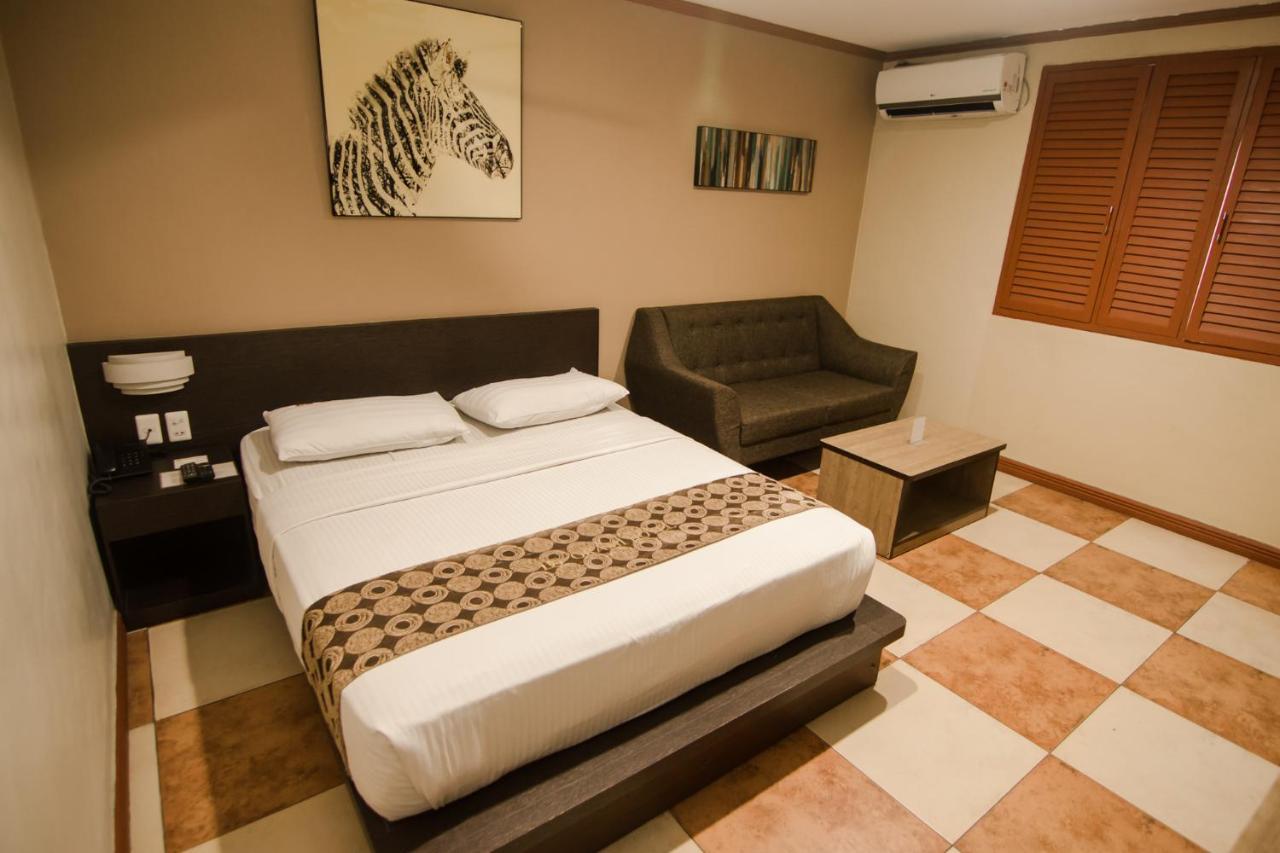 Dg Grami Hotel Paranaque City Exterior photo