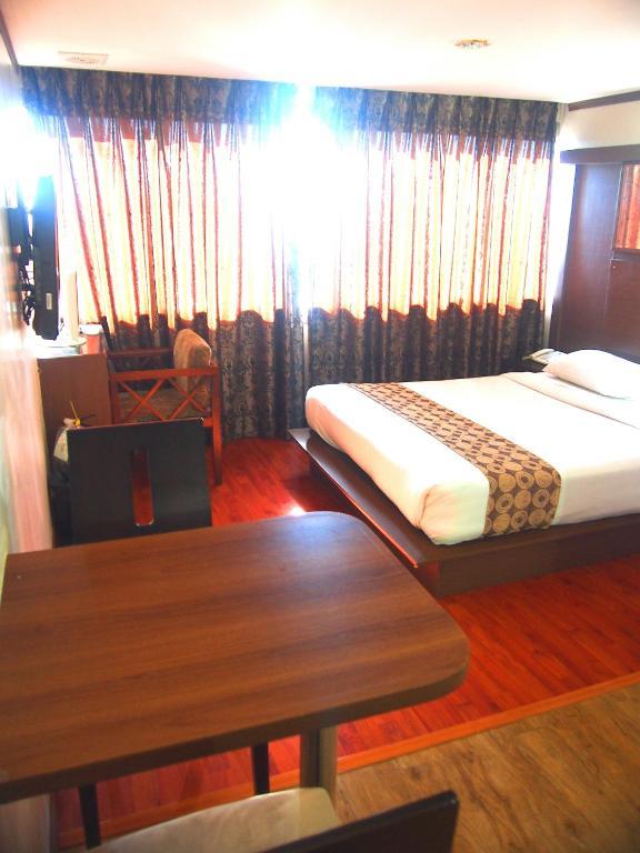 Dg Grami Hotel Paranaque City Room photo