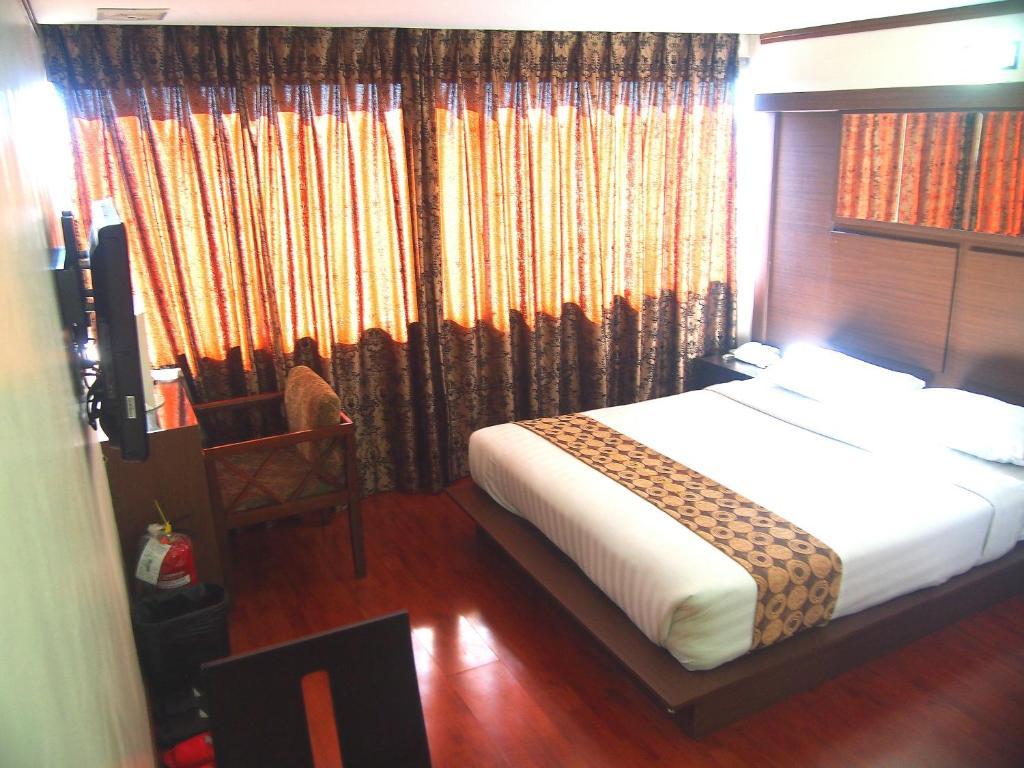Dg Grami Hotel Paranaque City Room photo