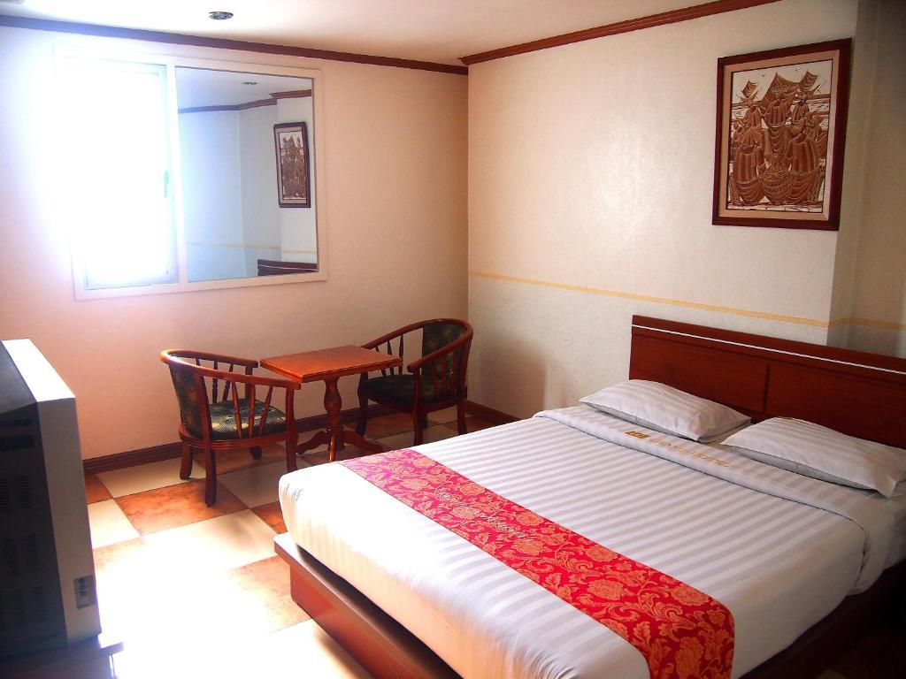 Dg Grami Hotel Paranaque City Room photo